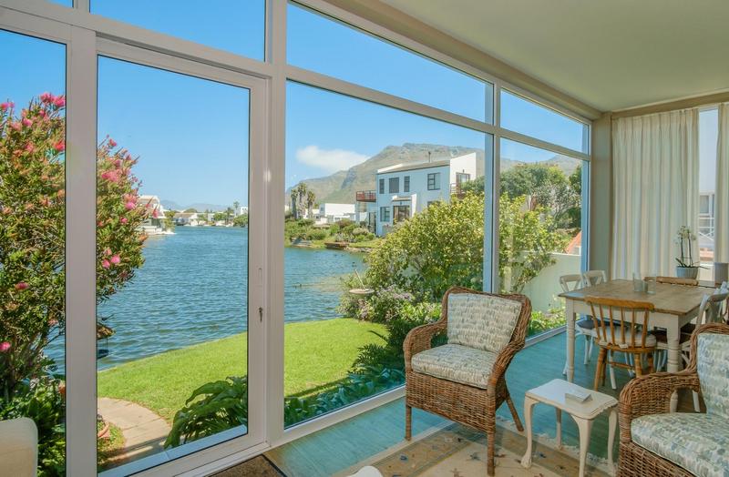 3 Bedroom Property for Sale in Marina Da Gama Western Cape